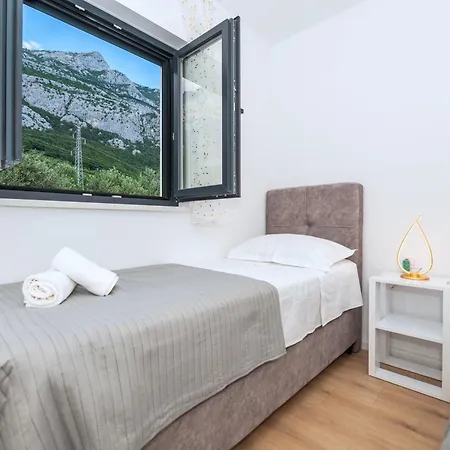 Vana With Sea View Makarska